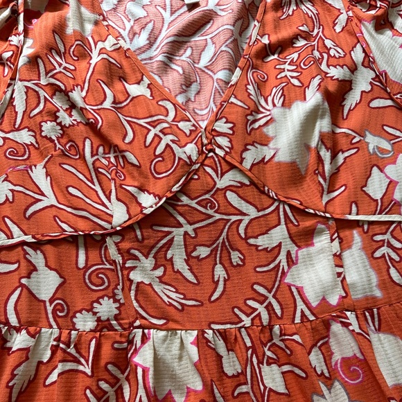 Knox Rose tiered floral print dress with v neck and corset details - Picture 6 of 14